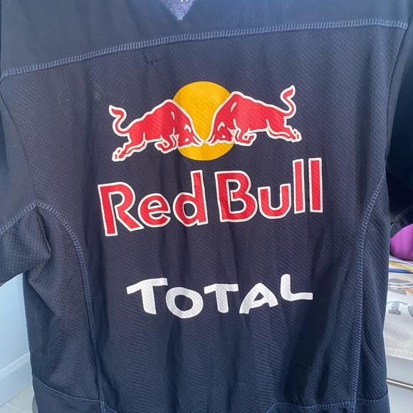 Red Bull racing team 2011 good condition. - Picture 2 of 4